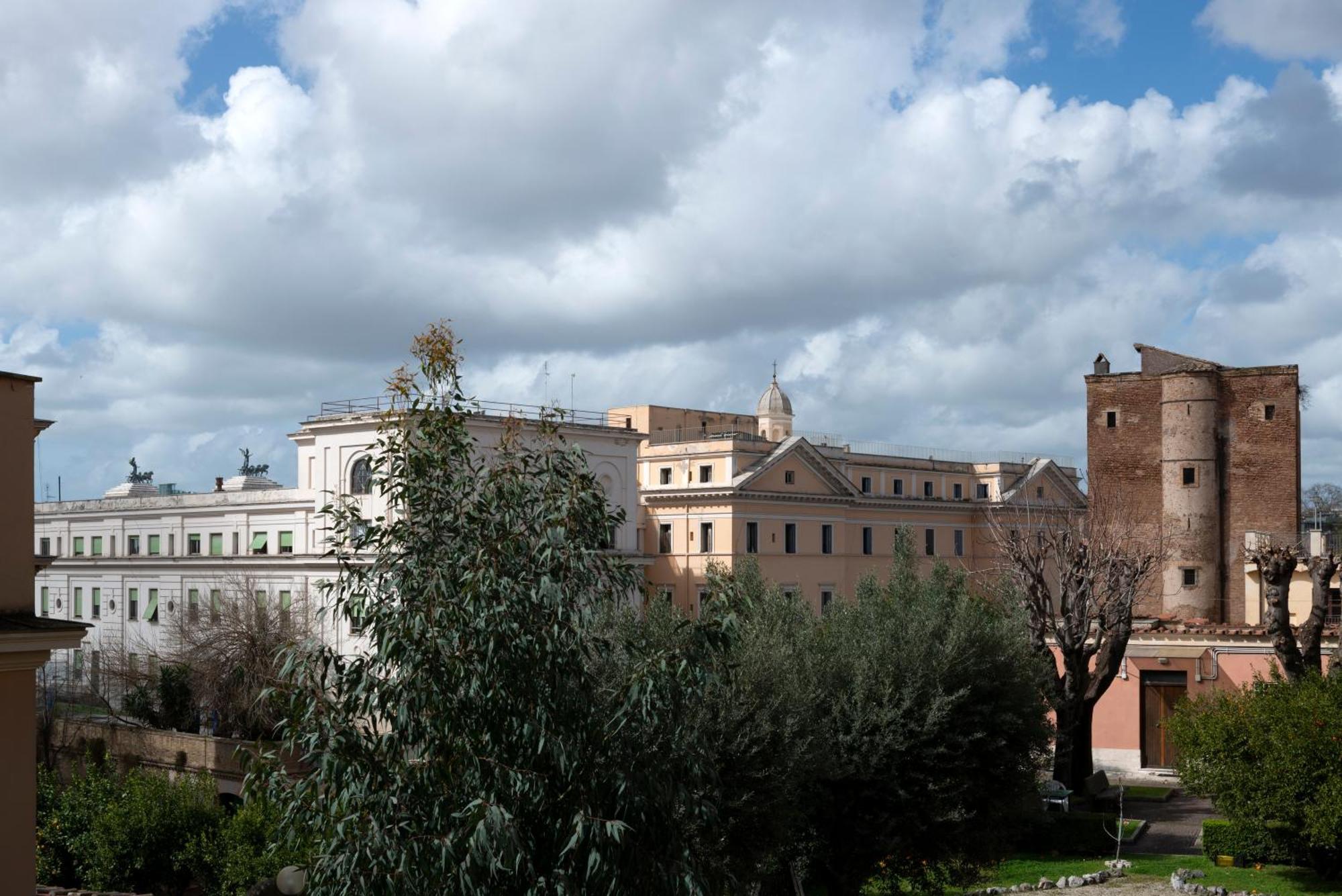 Colosseo Flats And Penthouse Рим Экстерьер фото